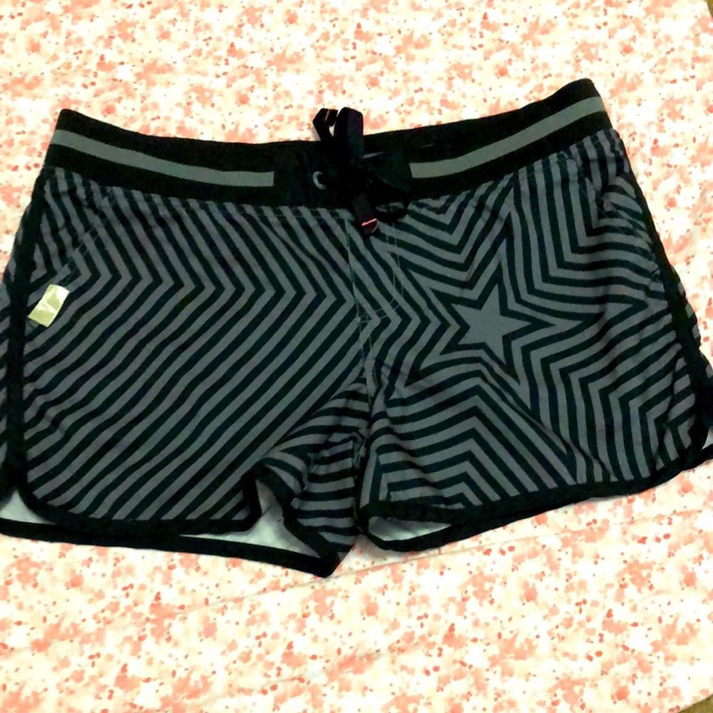 Converse Vintage black & grey shorts Sz Jrs 16/18 ⭐️